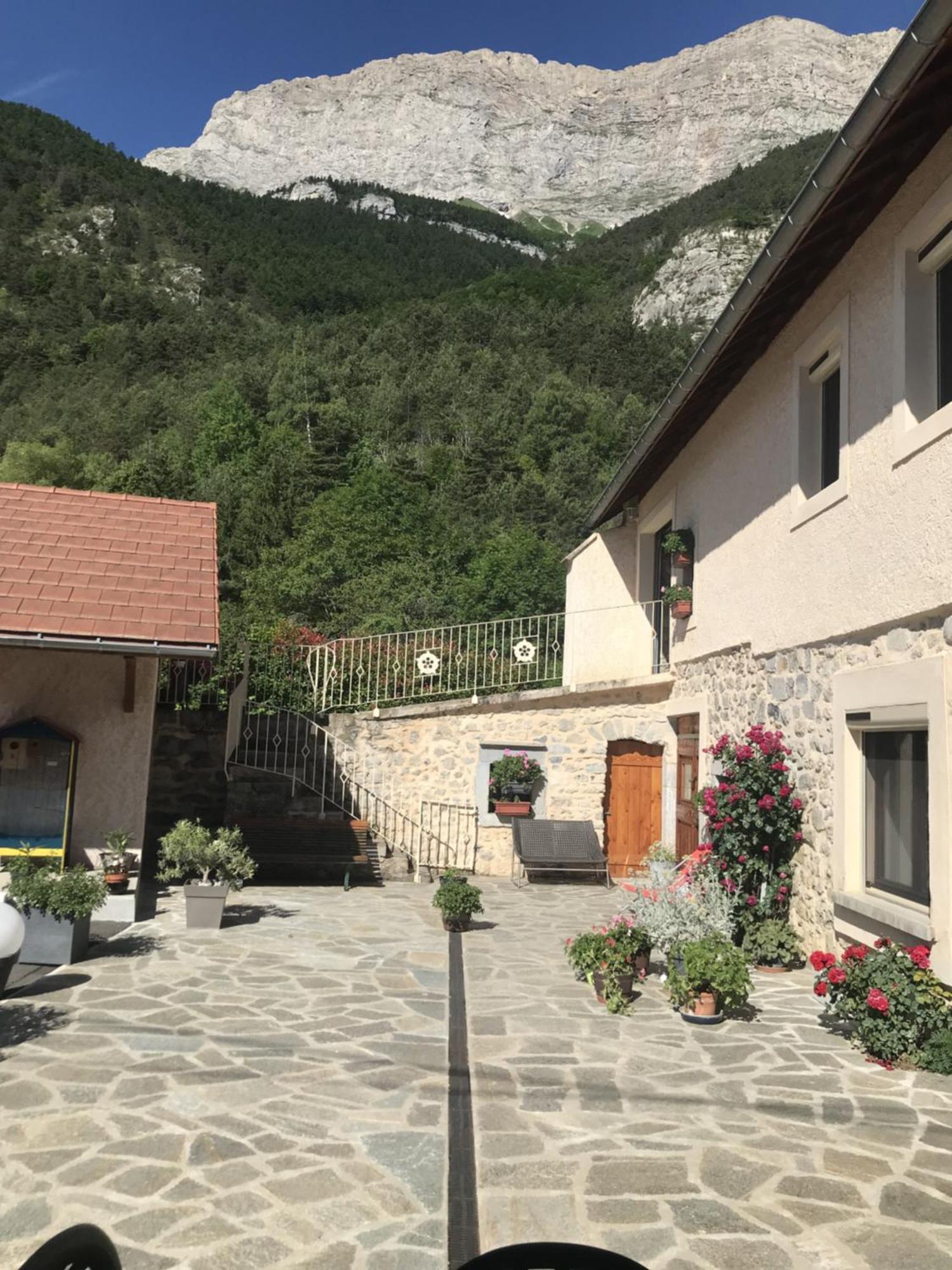 Le Rocher Des Ducs, Vue Sur Montagne, Abris Voitures Et Motos Le Glaizil ภายนอก รูปภาพ